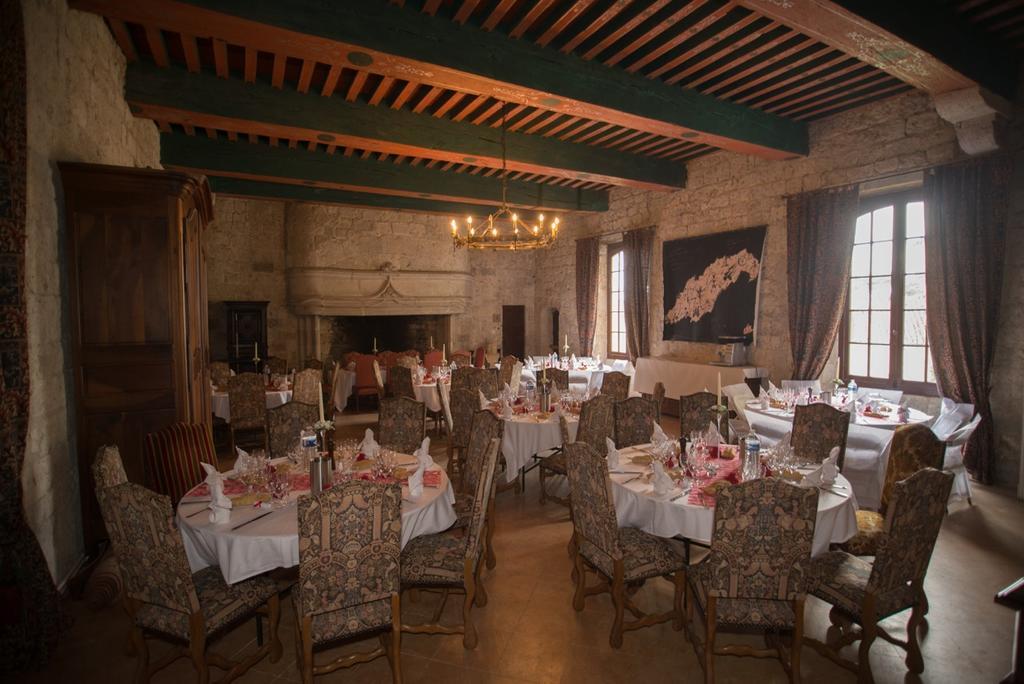 Chateau De Goudourville Villa Bagian luar foto