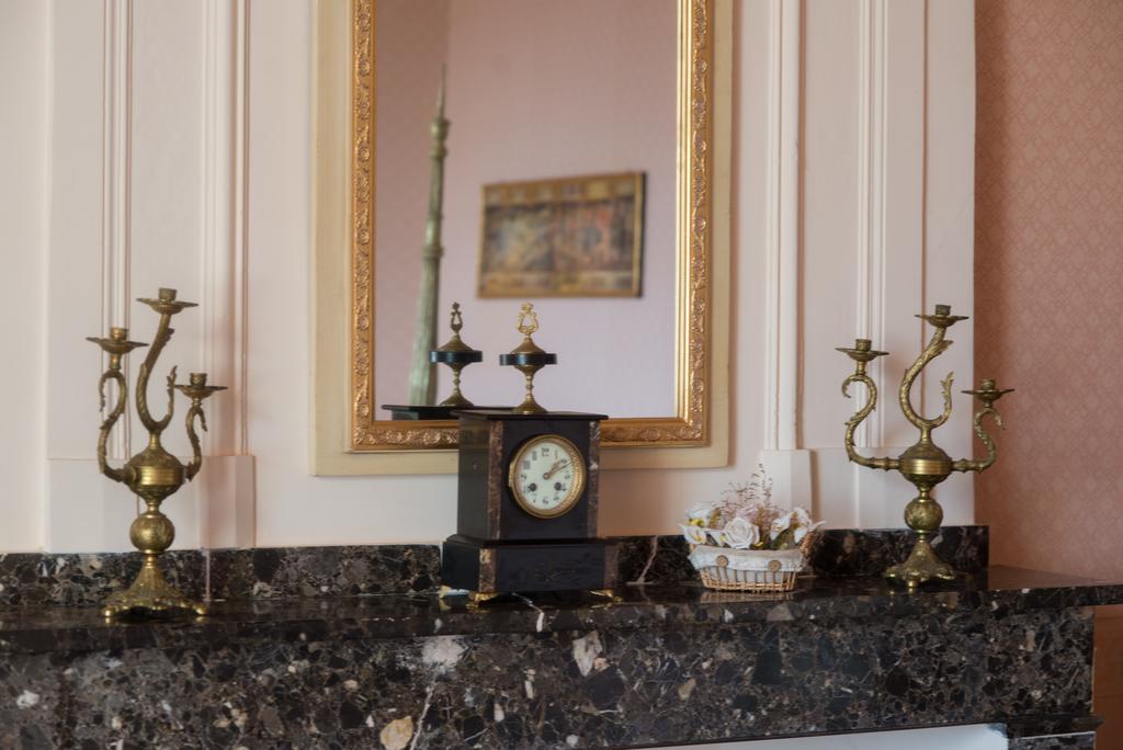 Chateau De Goudourville Villa Bagian luar foto